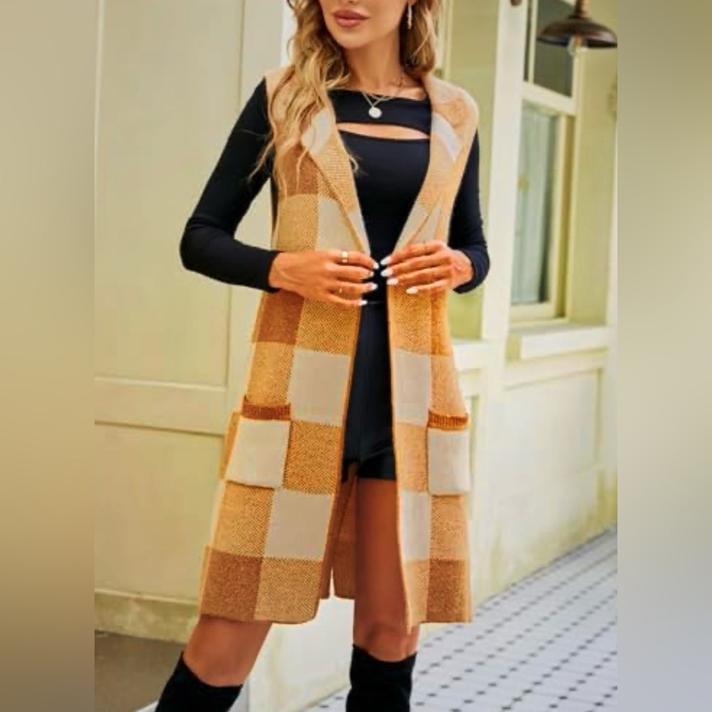 Monteau Tan and Cream Plaid Cardigan